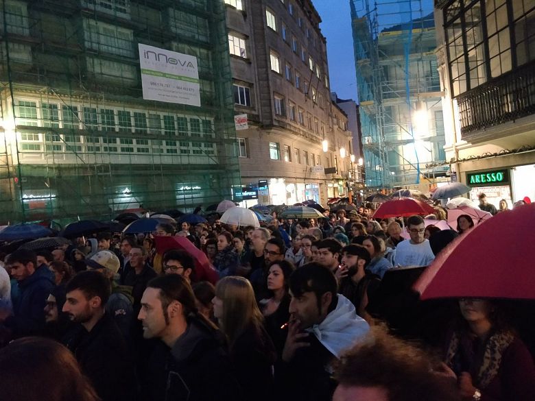 17-10-16 LumesNuncaMaisPontevedra02.jpeg